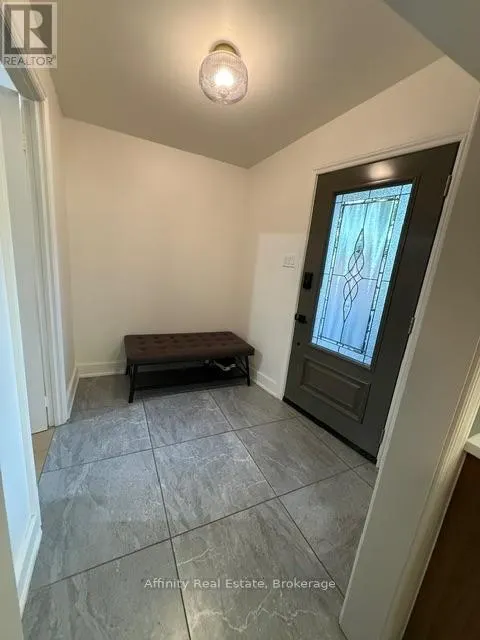 121 PAISLEY BOULEVARD E