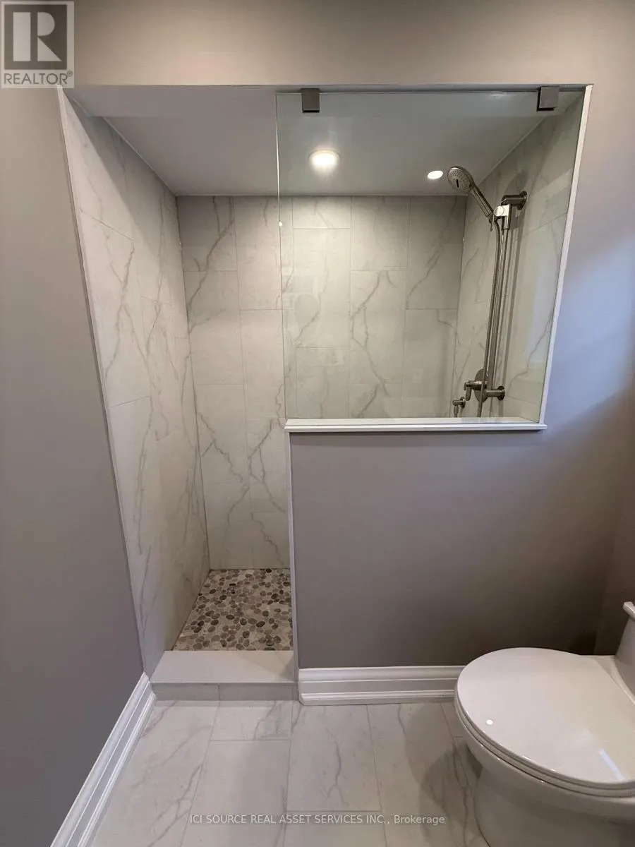 COACH HOUSE APT - 247 ROXTON ROAD