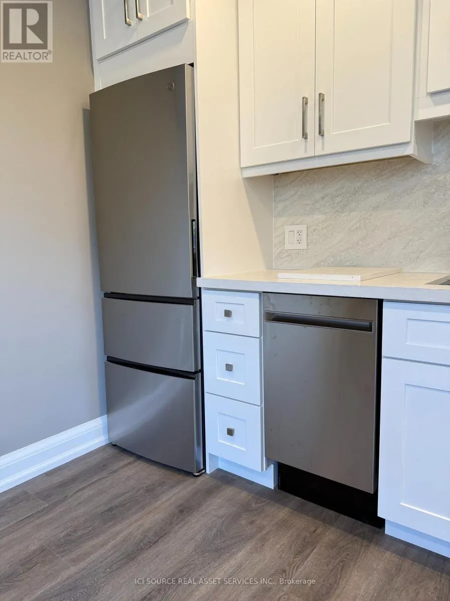 COACH HOUSE APT - 247 ROXTON ROAD