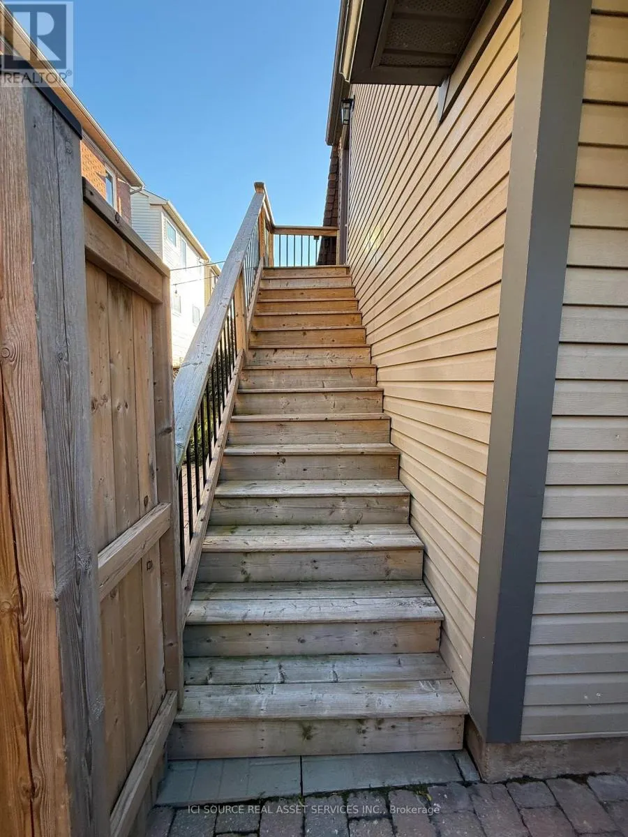 COACH HOUSE APT - 247 ROXTON ROAD
