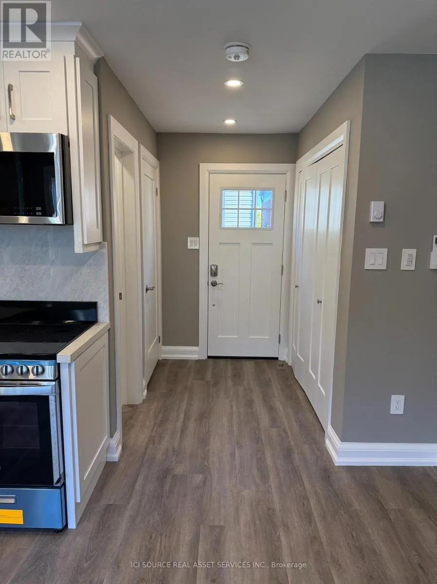 COACH HOUSE APT - 247 ROXTON ROAD
