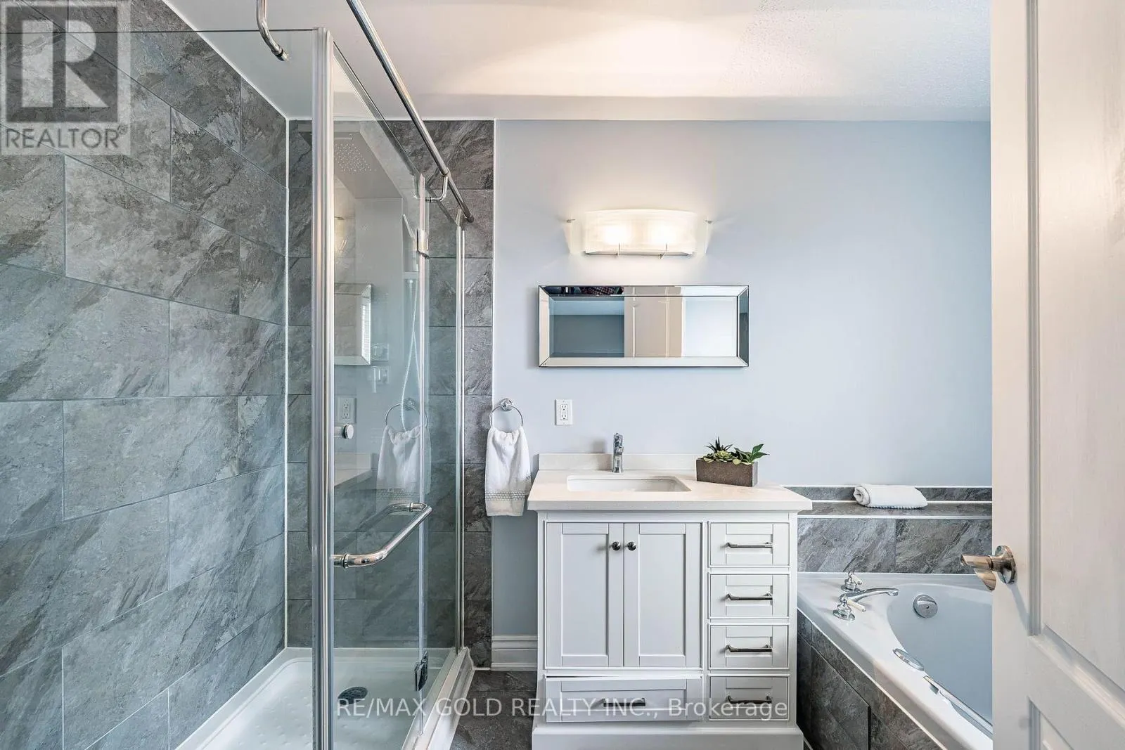 329 HOWARD CRESCENT
