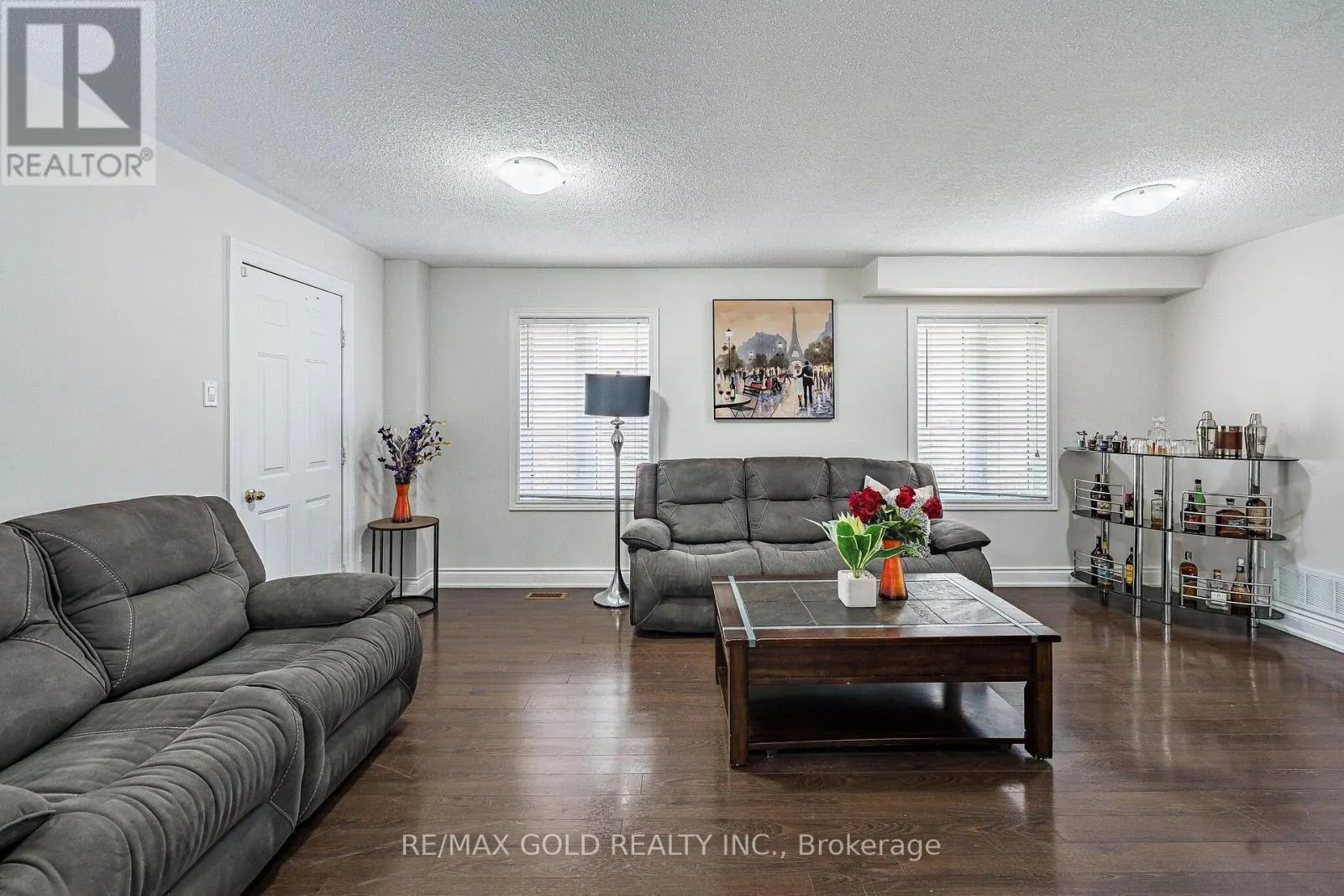 329 HOWARD CRESCENT