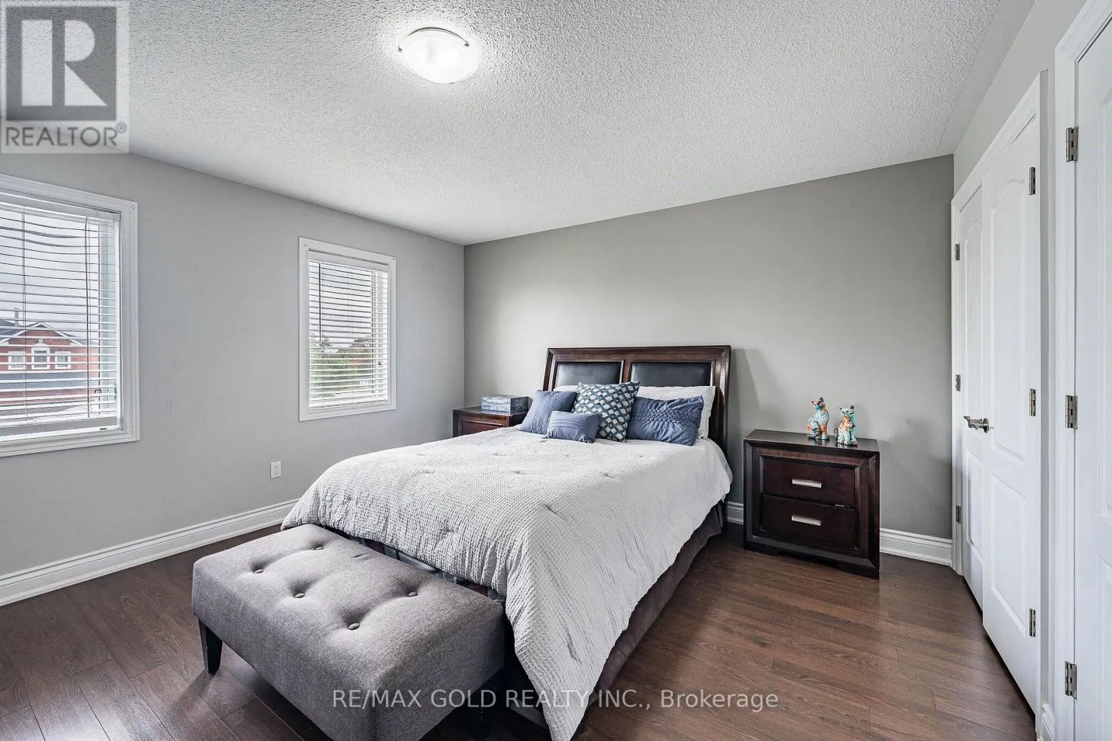 329 HOWARD CRESCENT