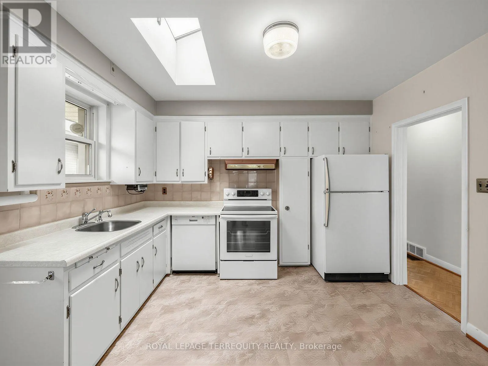 359 RENFORTH DRIVE