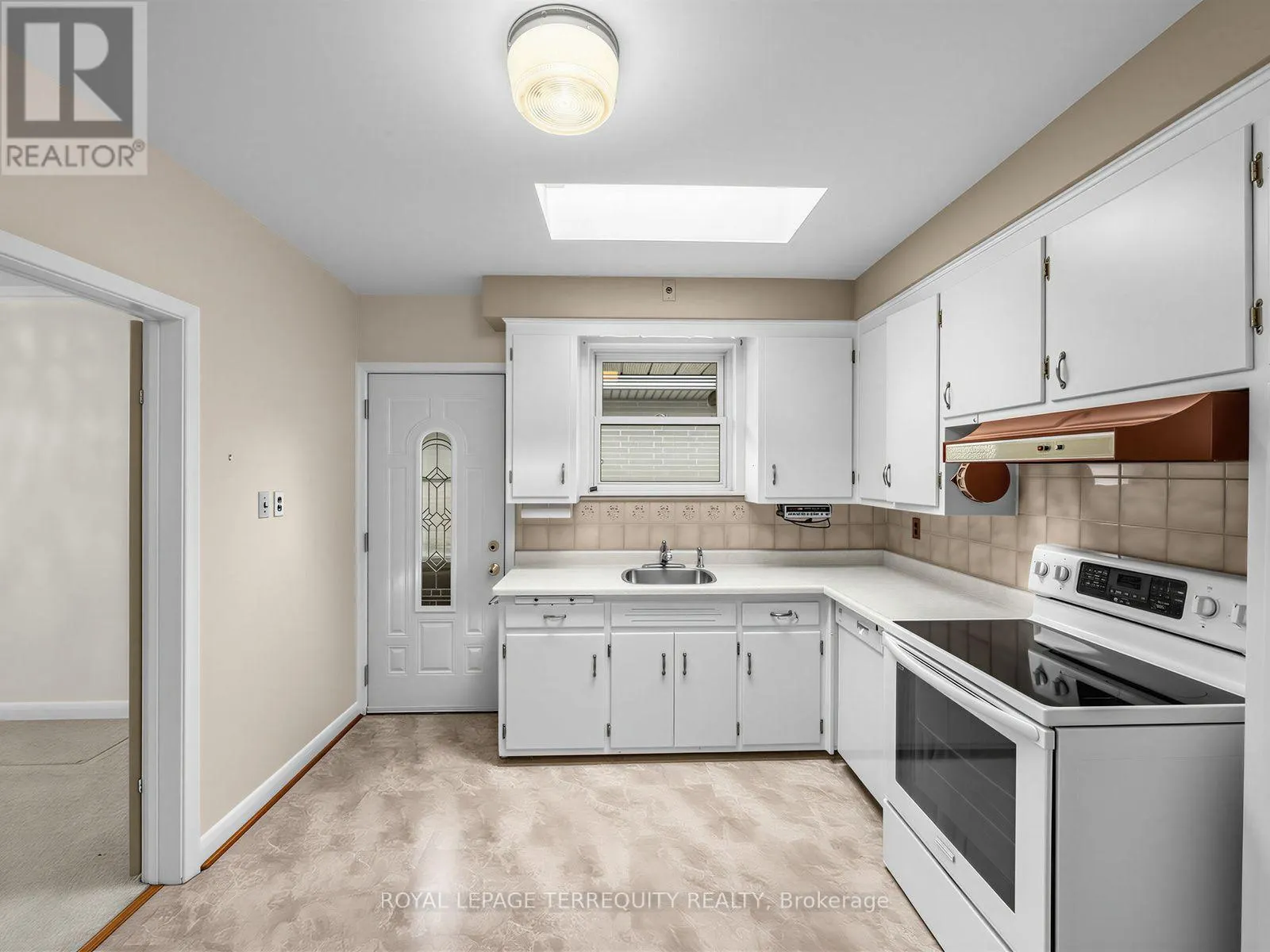 359 RENFORTH DRIVE