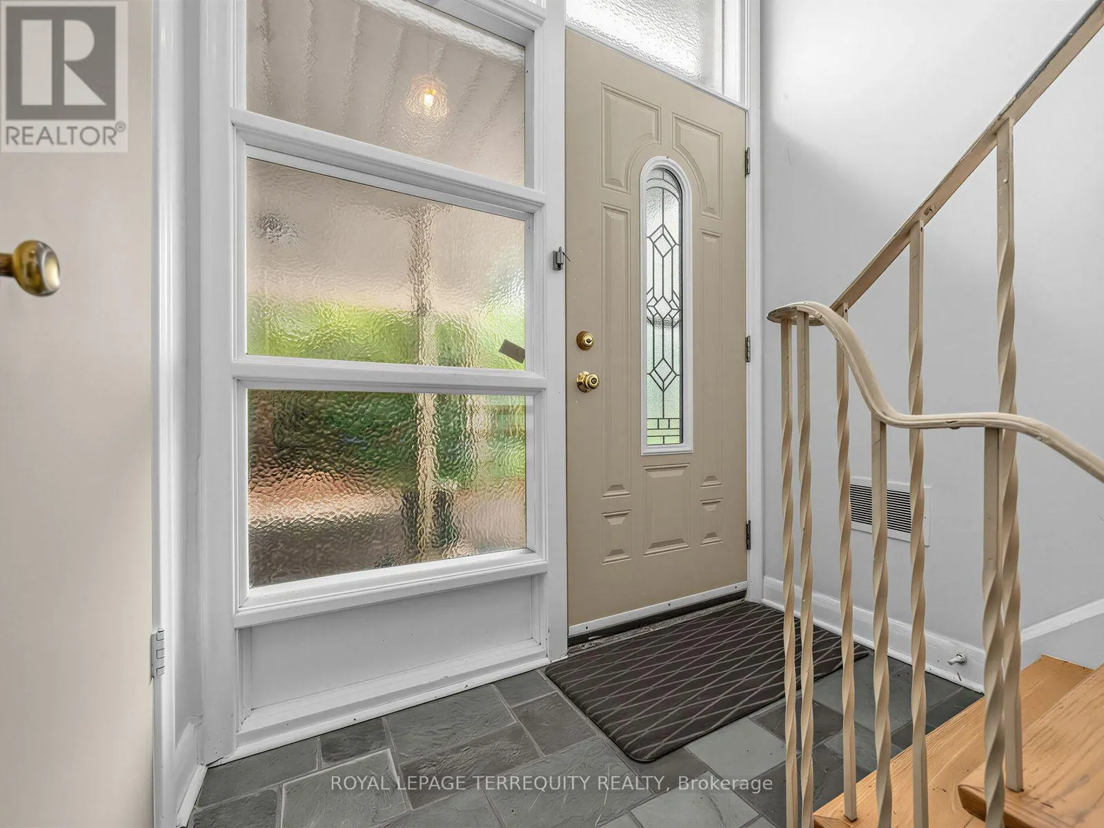 359 RENFORTH DRIVE