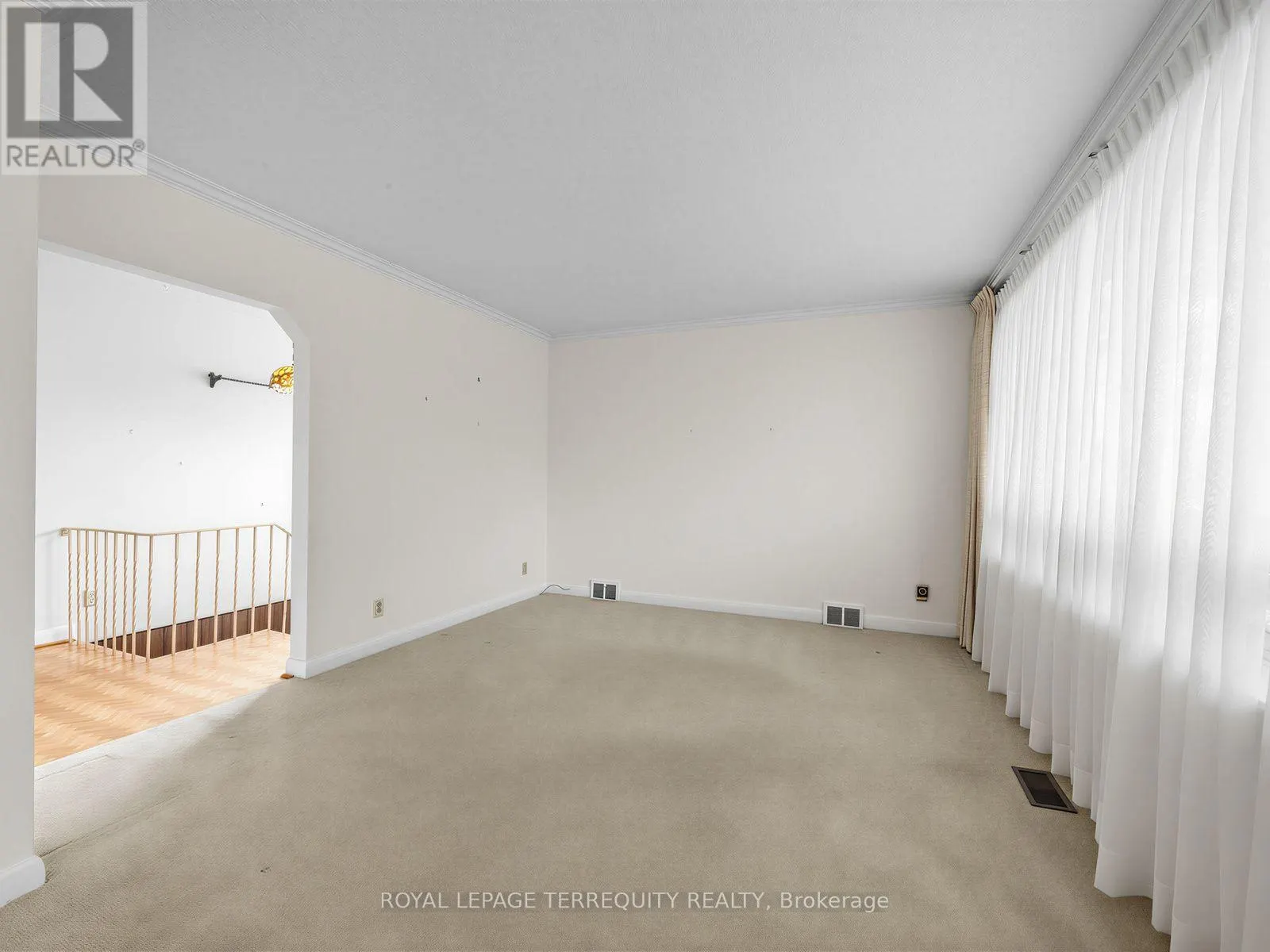 359 RENFORTH DRIVE