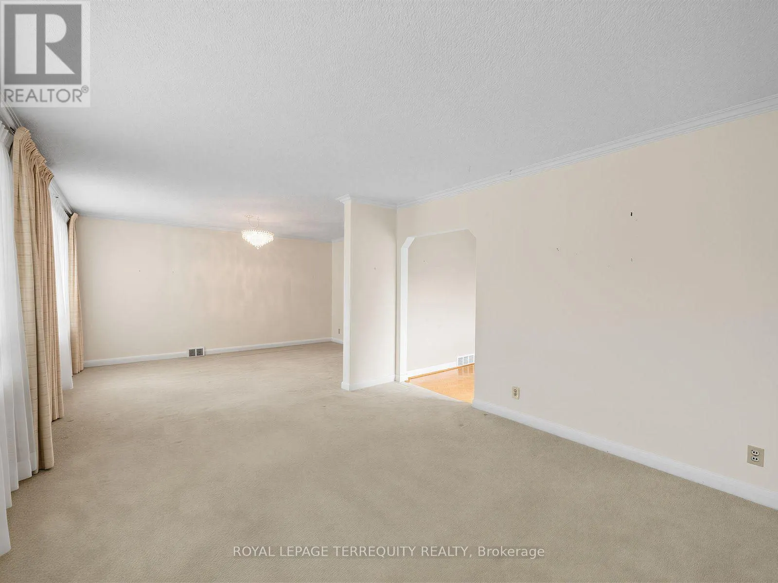359 RENFORTH DRIVE
