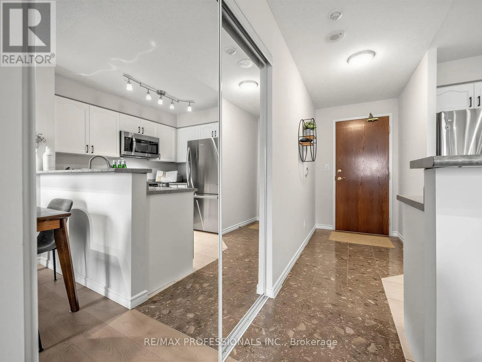 509 - 7 MICHAEL POWER PLACE