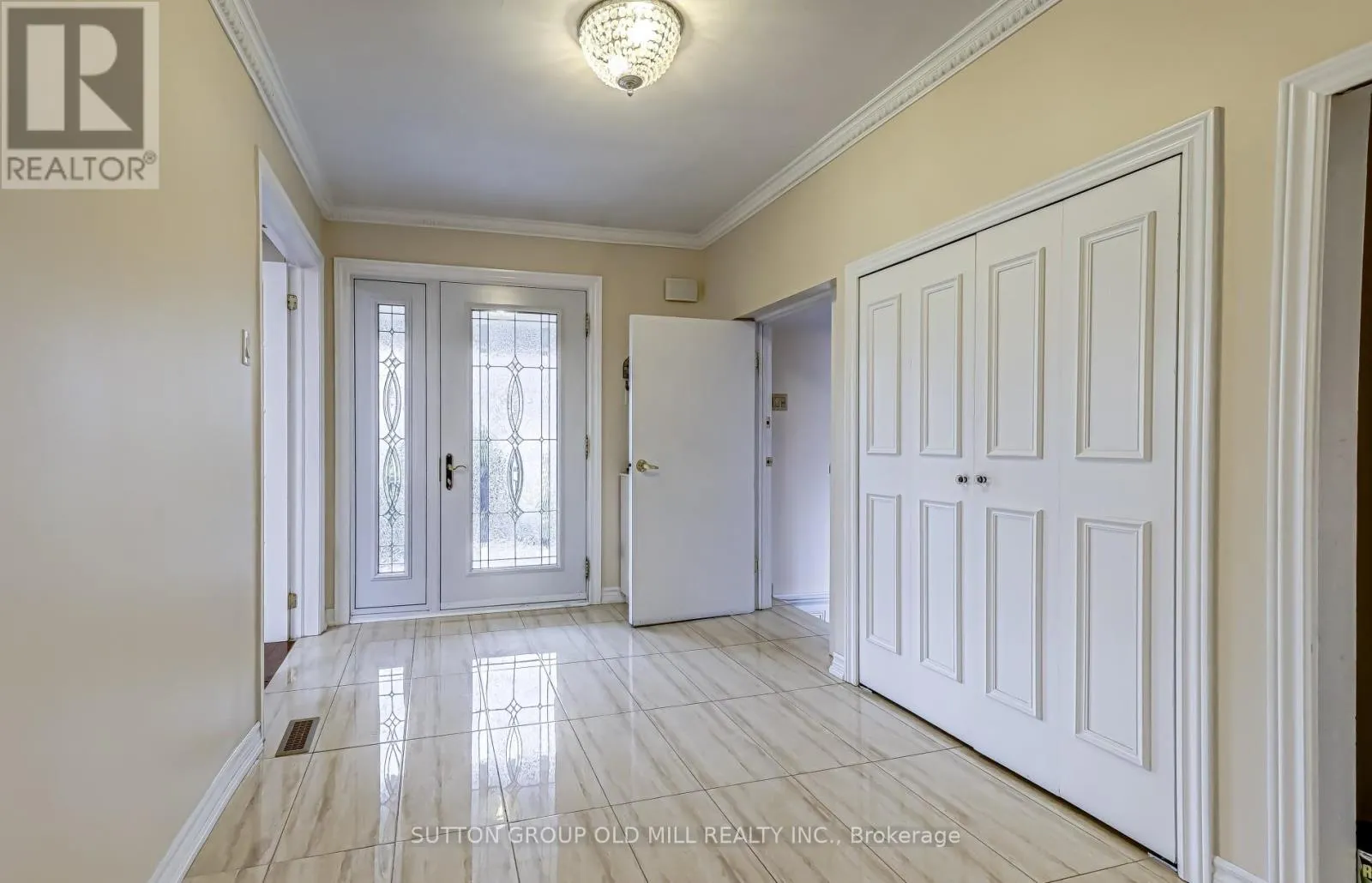 2 LEITA COURT