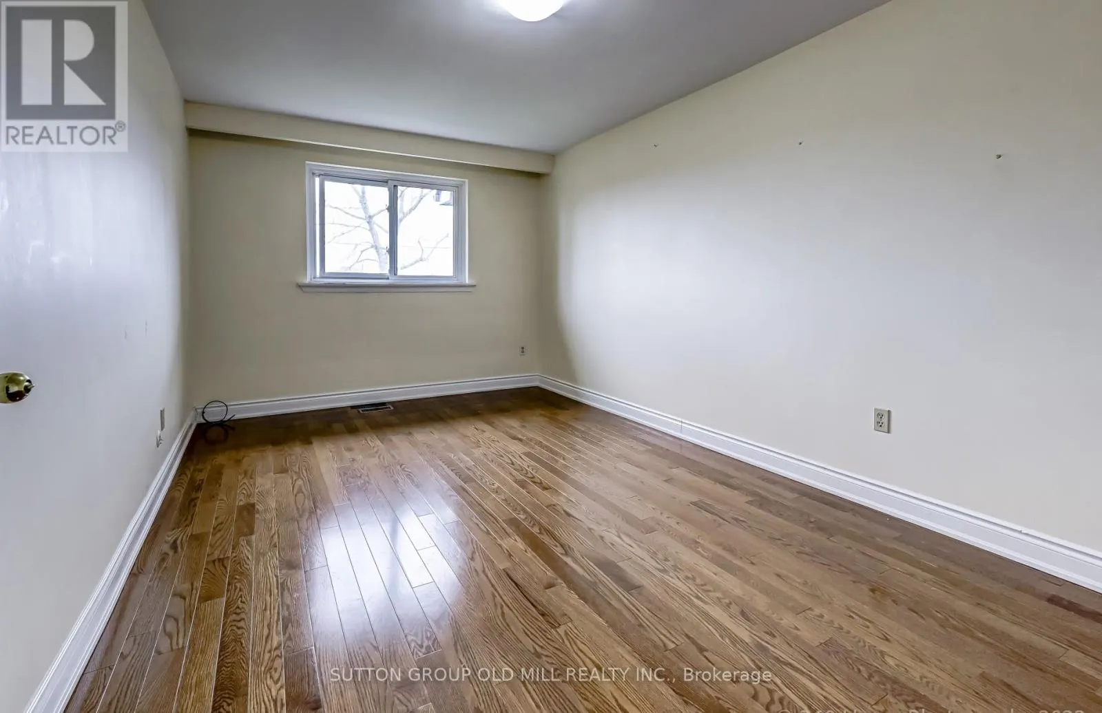 2 LEITA COURT