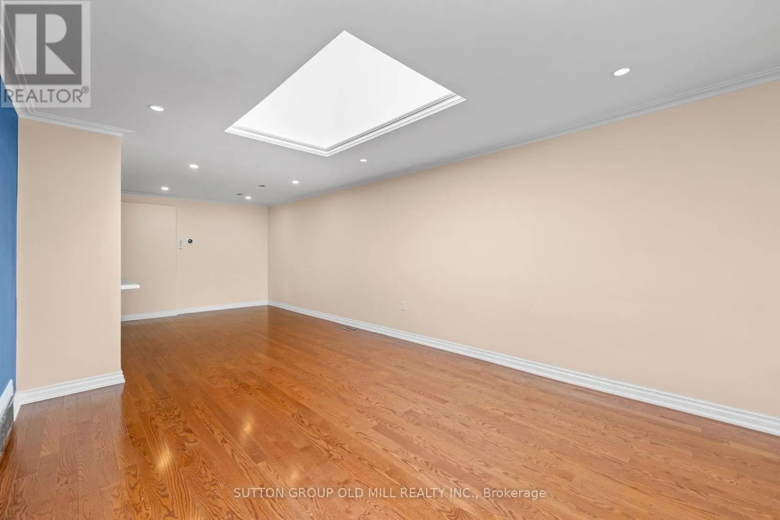 2 LEITA COURT