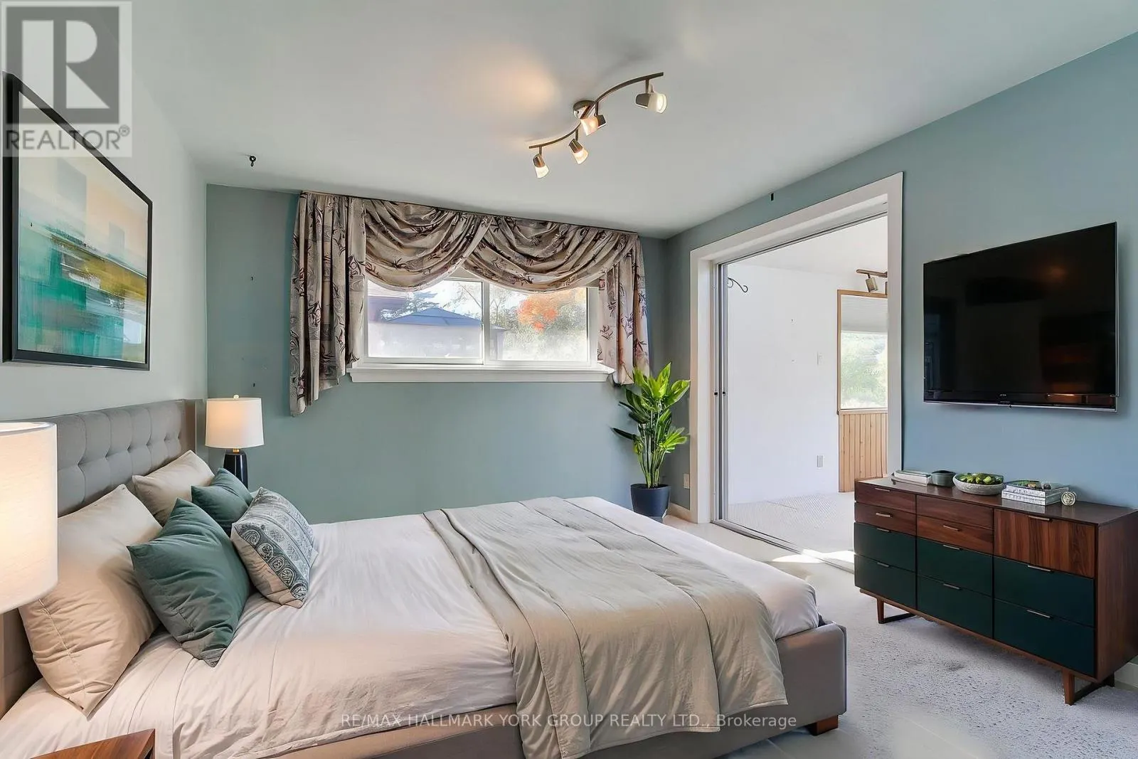 10 HAREFIELD DRIVE