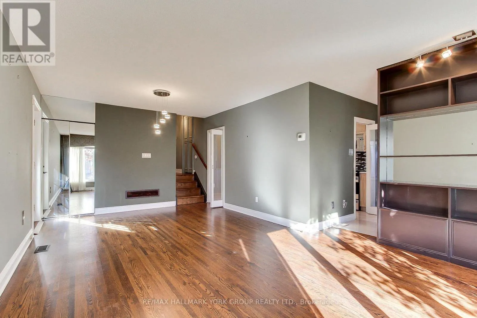 10 HAREFIELD DRIVE