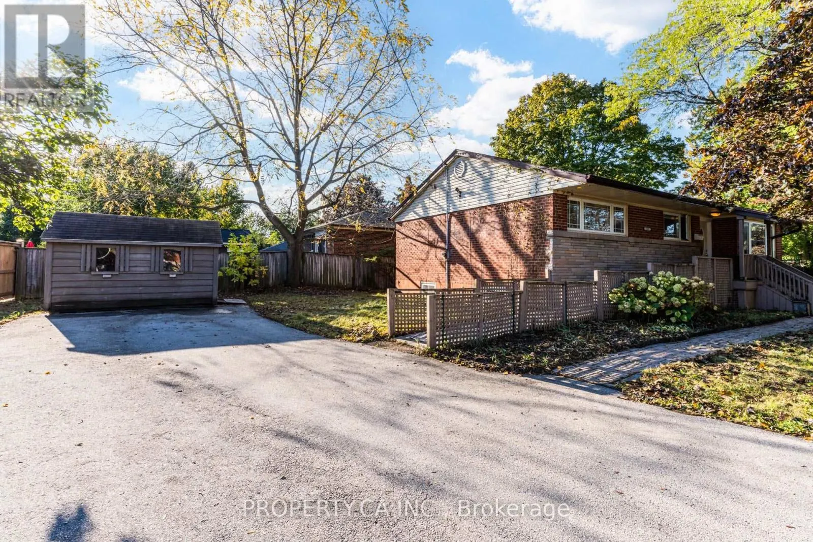 2302 REDFERN ROAD