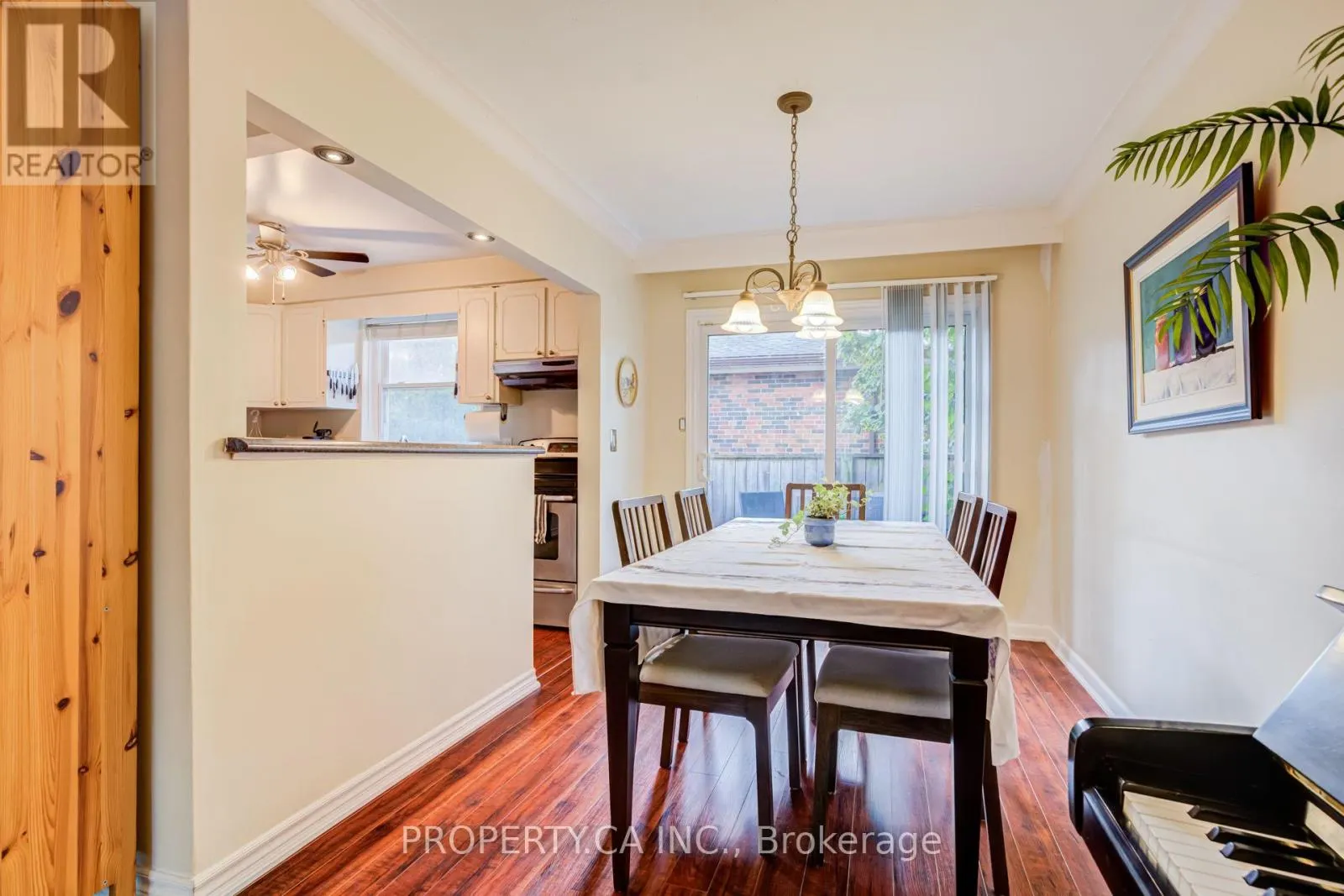 2302 REDFERN ROAD