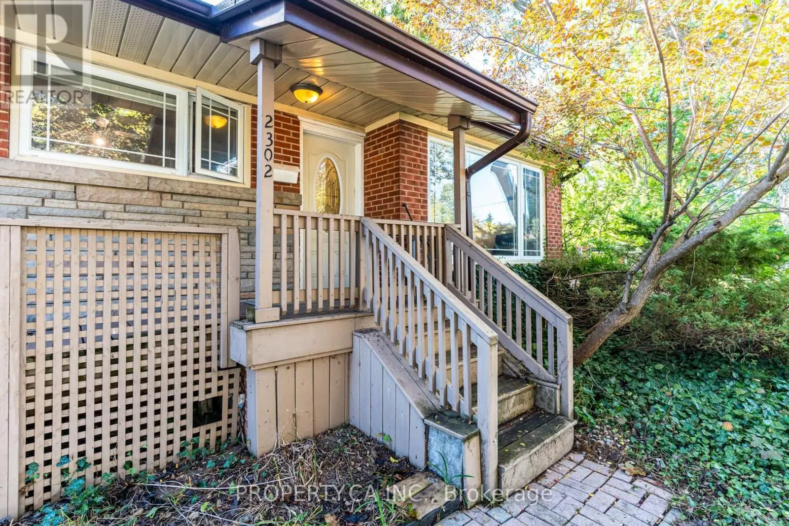 2302 REDFERN ROAD