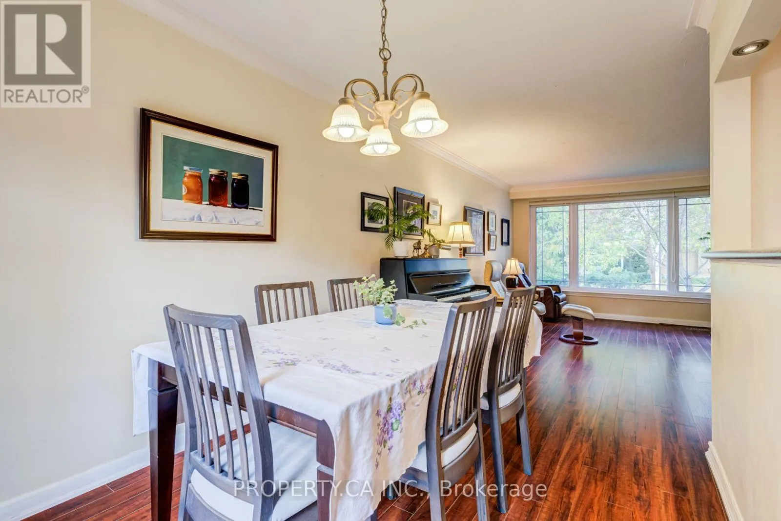 2302 REDFERN ROAD