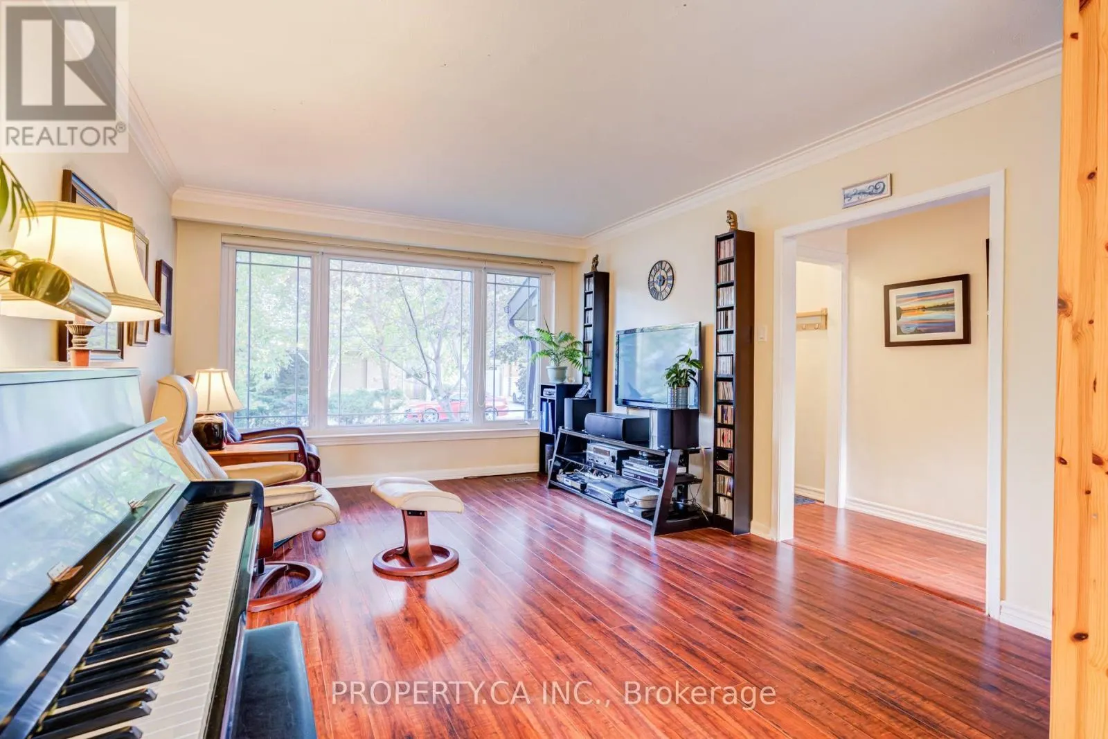 2302 REDFERN ROAD