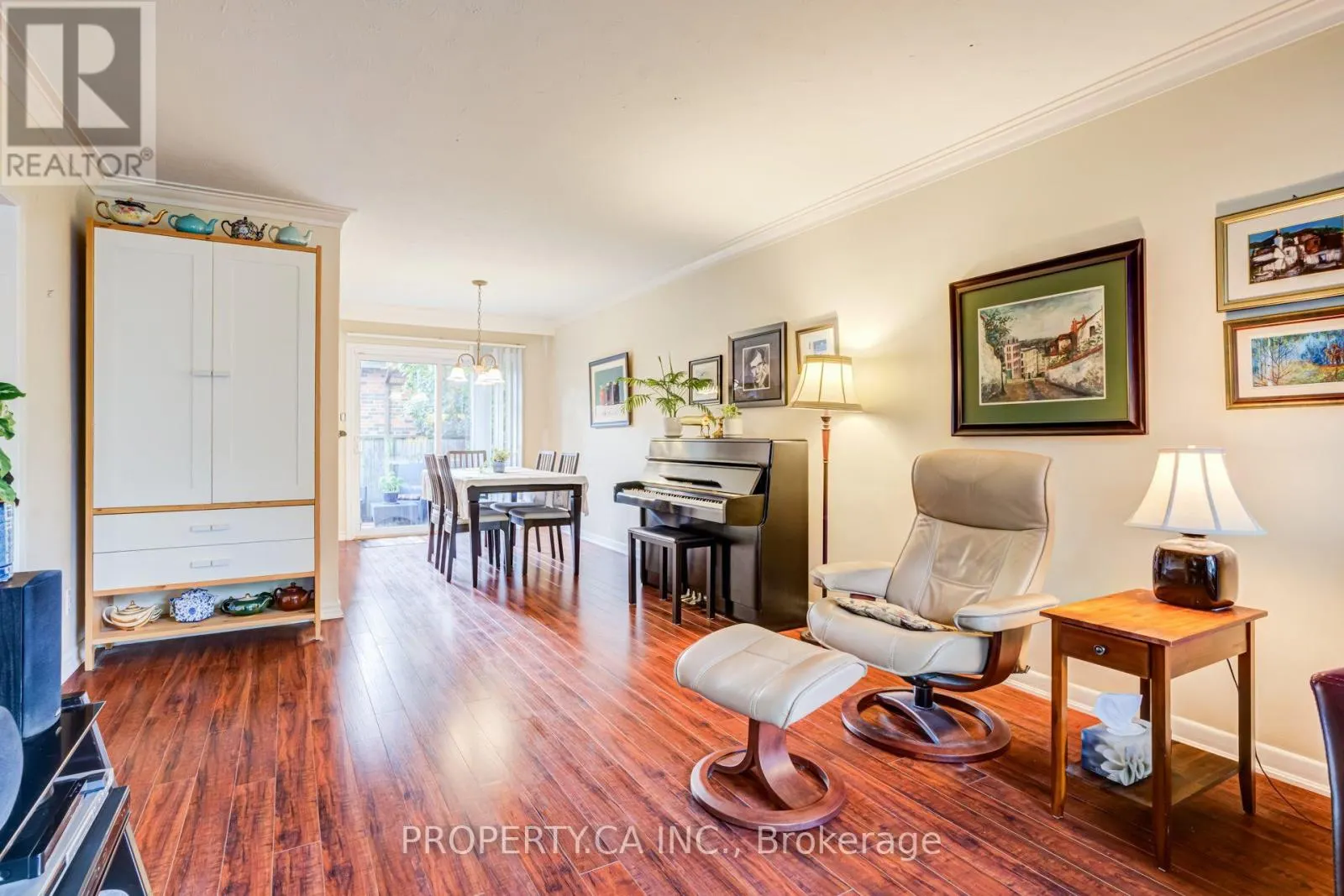 2302 REDFERN ROAD