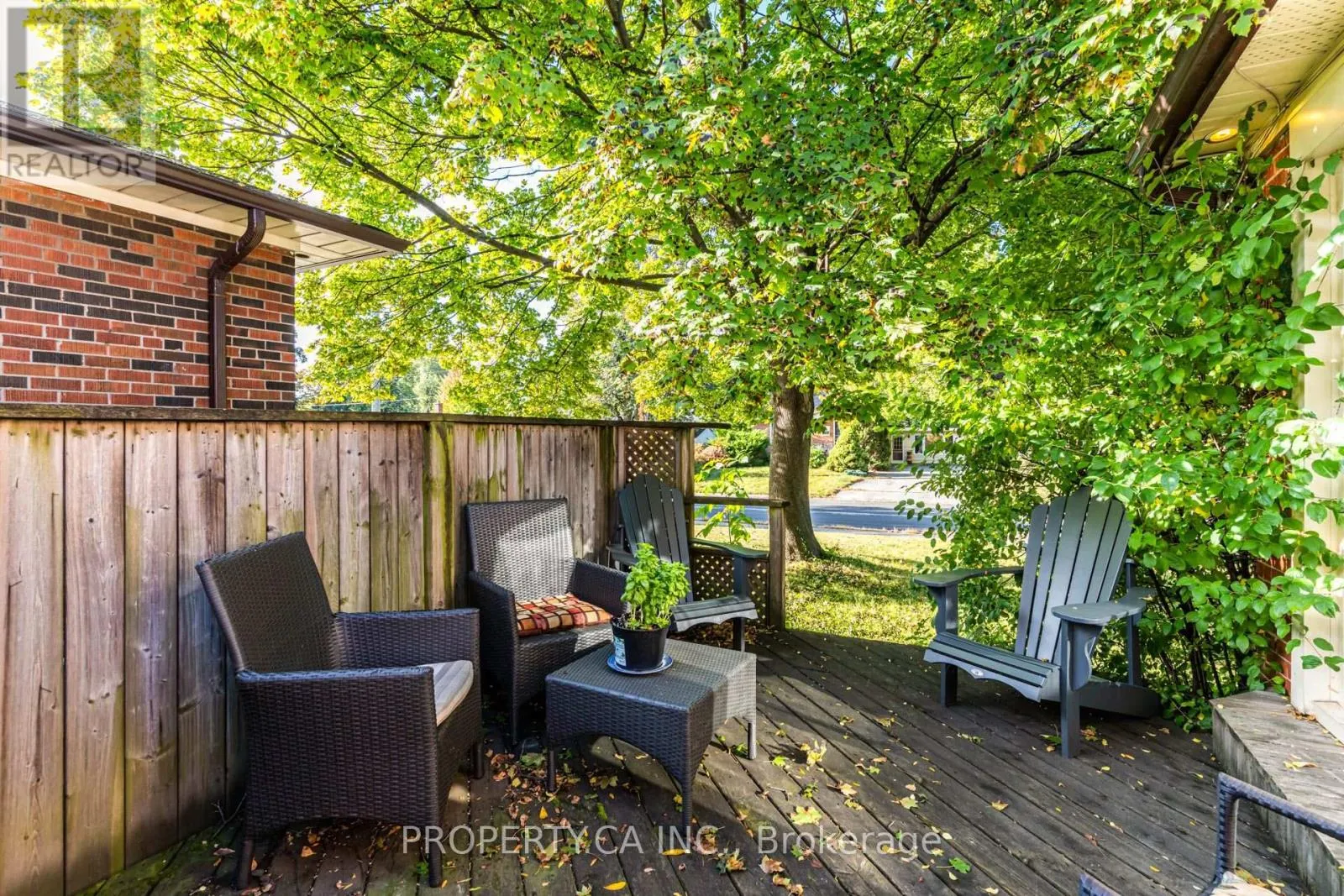 2302 REDFERN ROAD