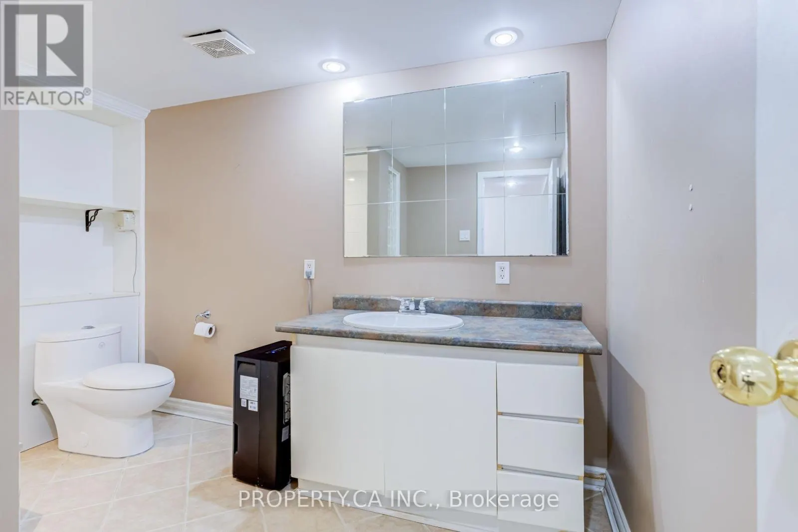 2302 REDFERN ROAD