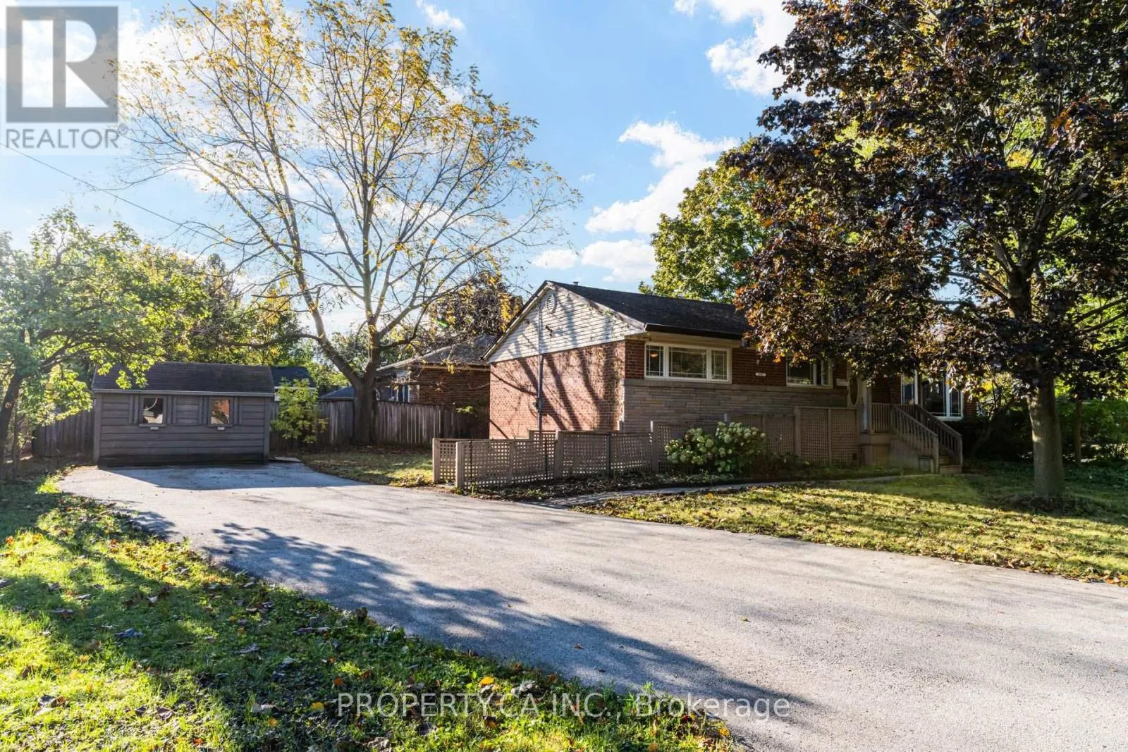 2302 REDFERN ROAD