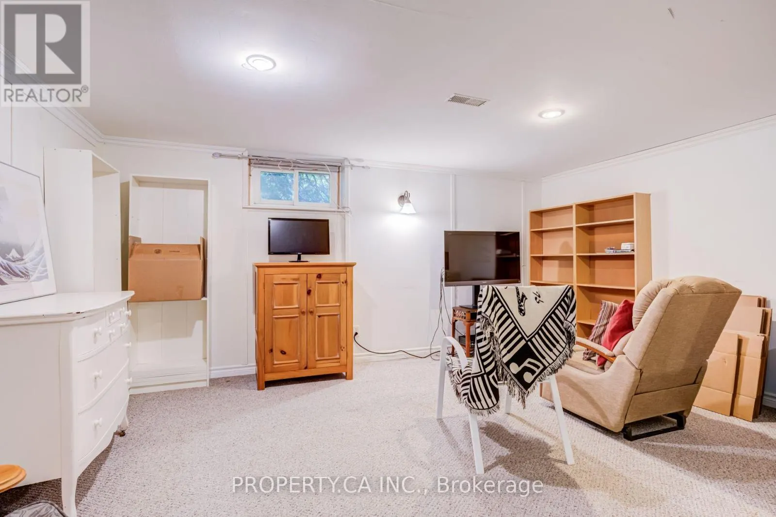 2302 REDFERN ROAD
