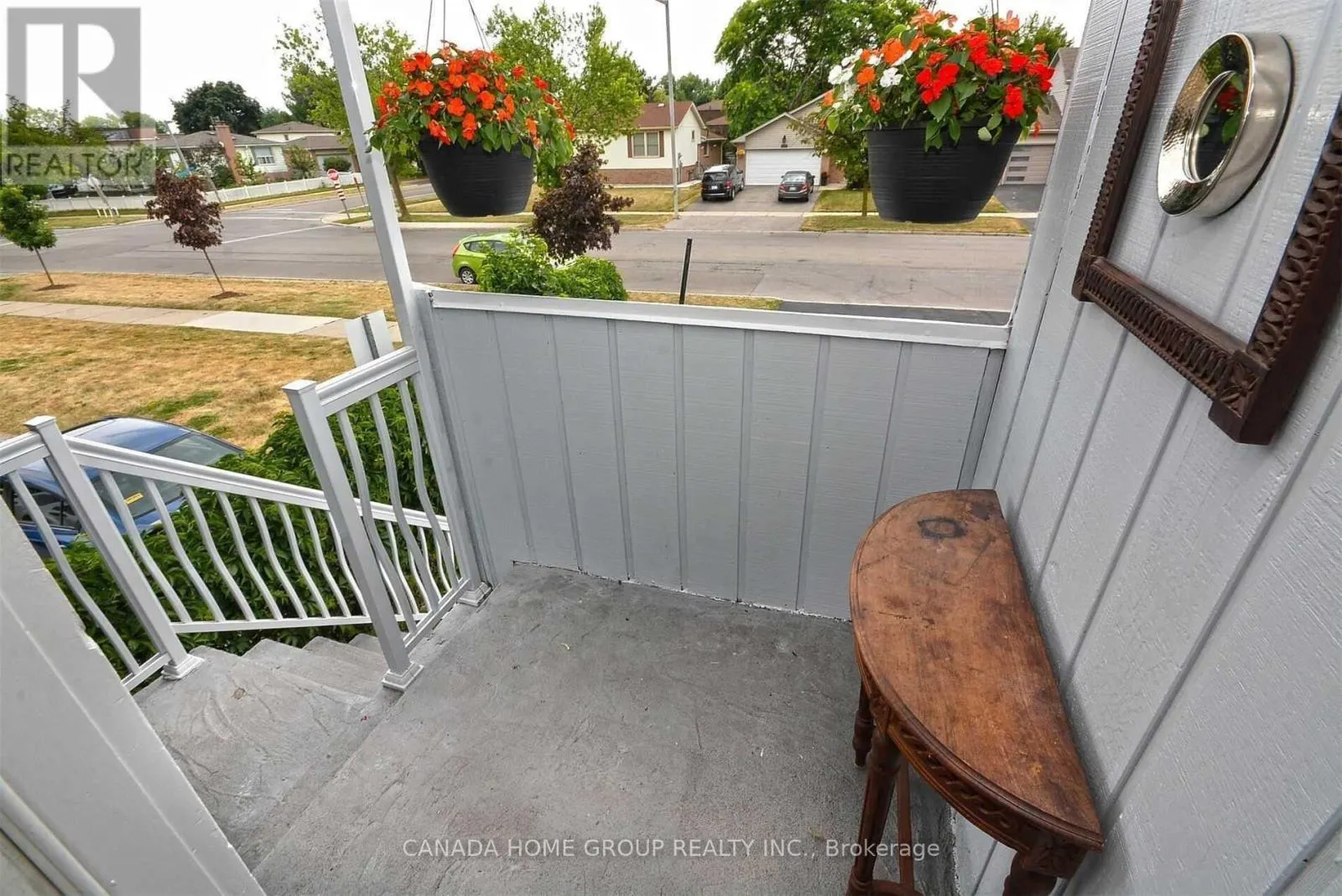 UPPER LEVEL - 2073 SOUTH MILLWAY AVENUE