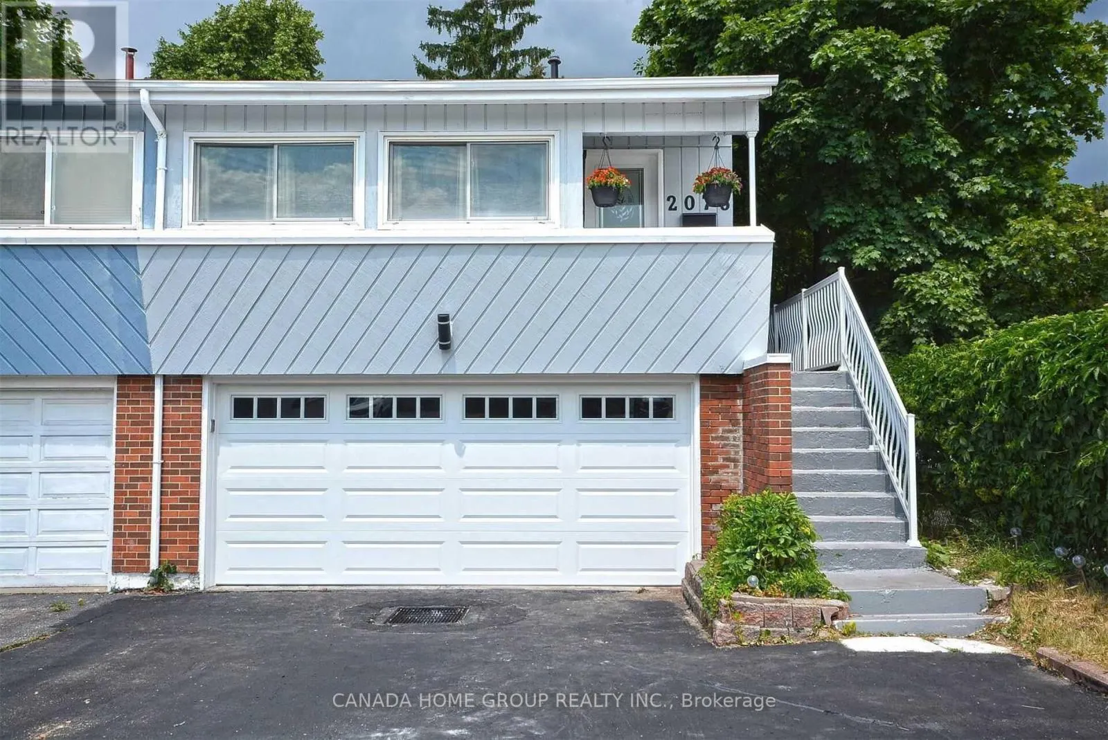 UPPER LEVEL - 2073 SOUTH MILLWAY AVENUE