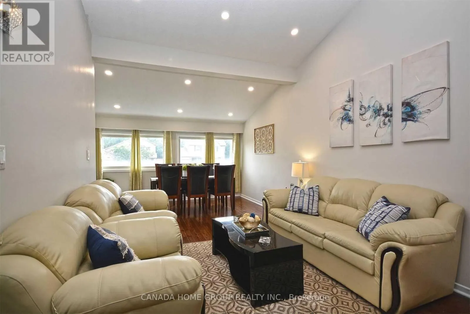 UPPER LEVEL - 2073 SOUTH MILLWAY AVENUE