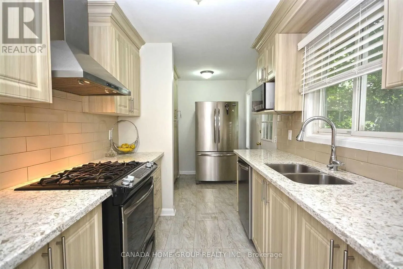 UPPER LEVEL - 2073 SOUTH MILLWAY AVENUE
