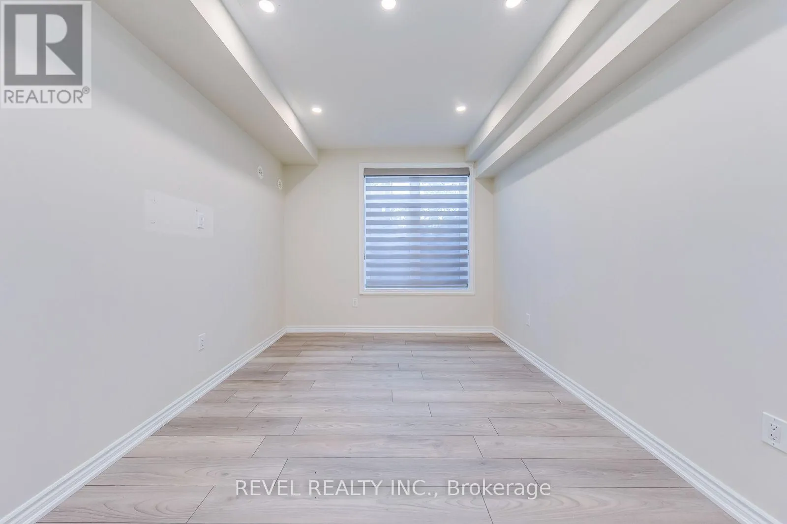 402 - 70 HALLIFORD PLACE