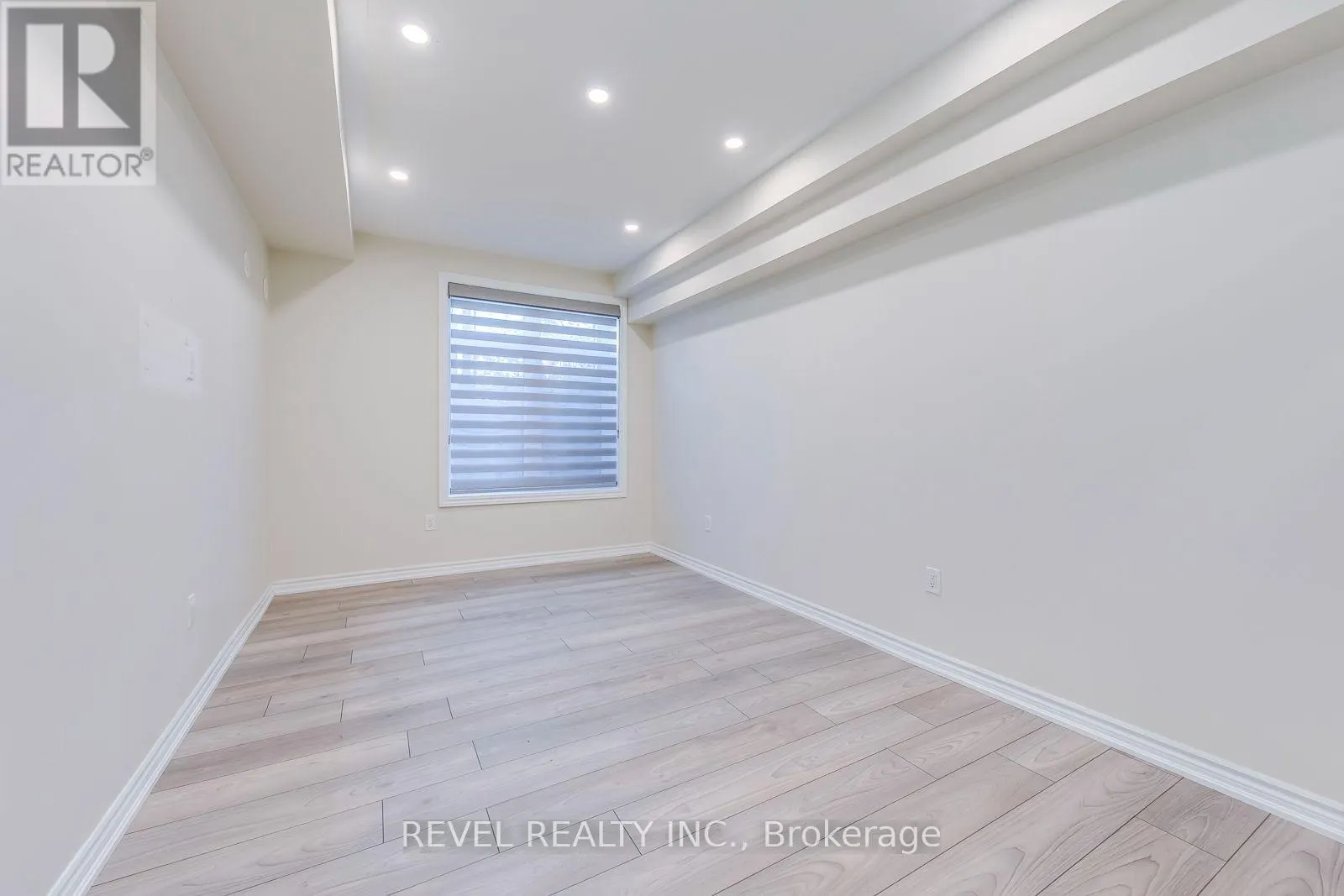 402 - 70 HALLIFORD PLACE