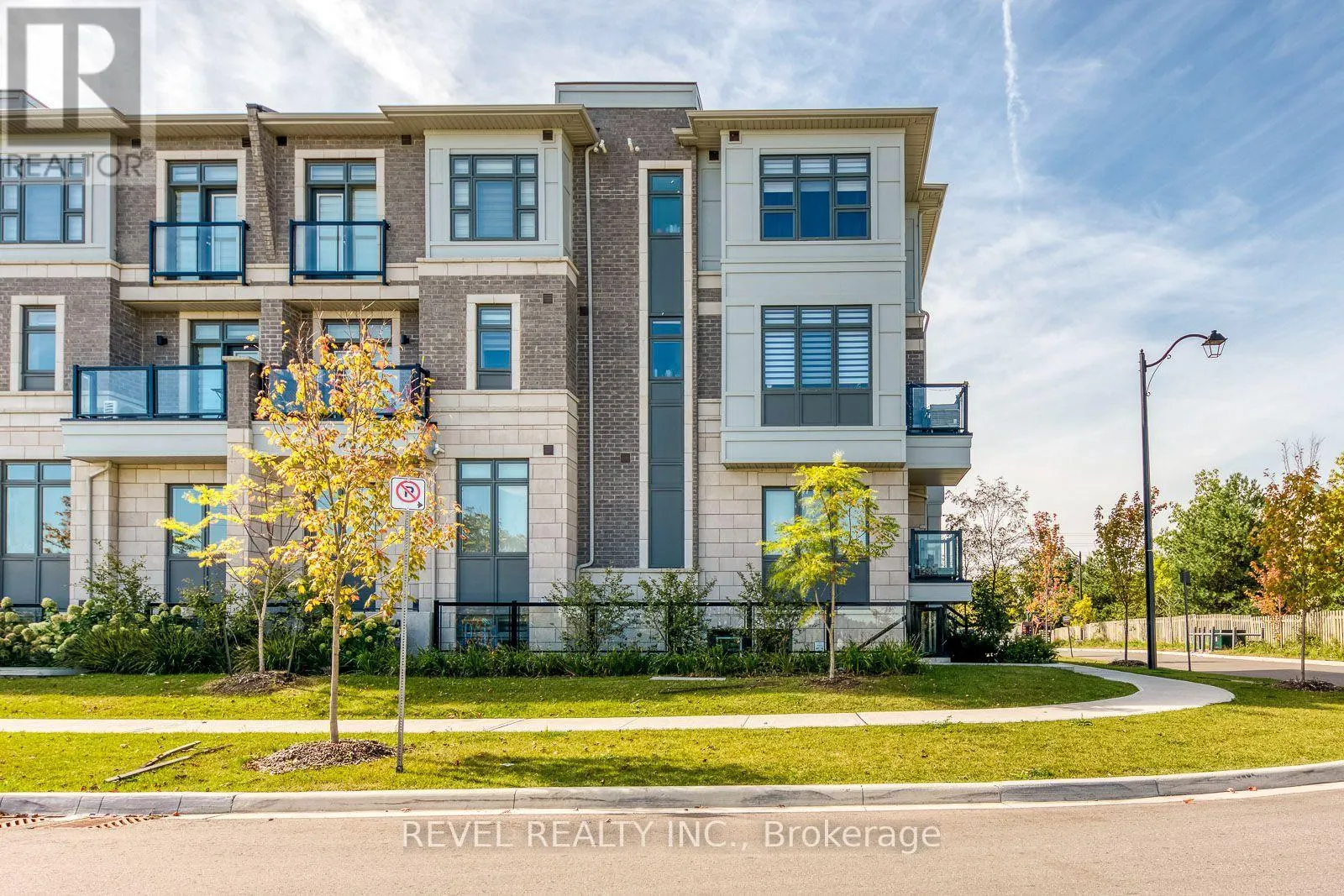 402 - 70 HALLIFORD PLACE