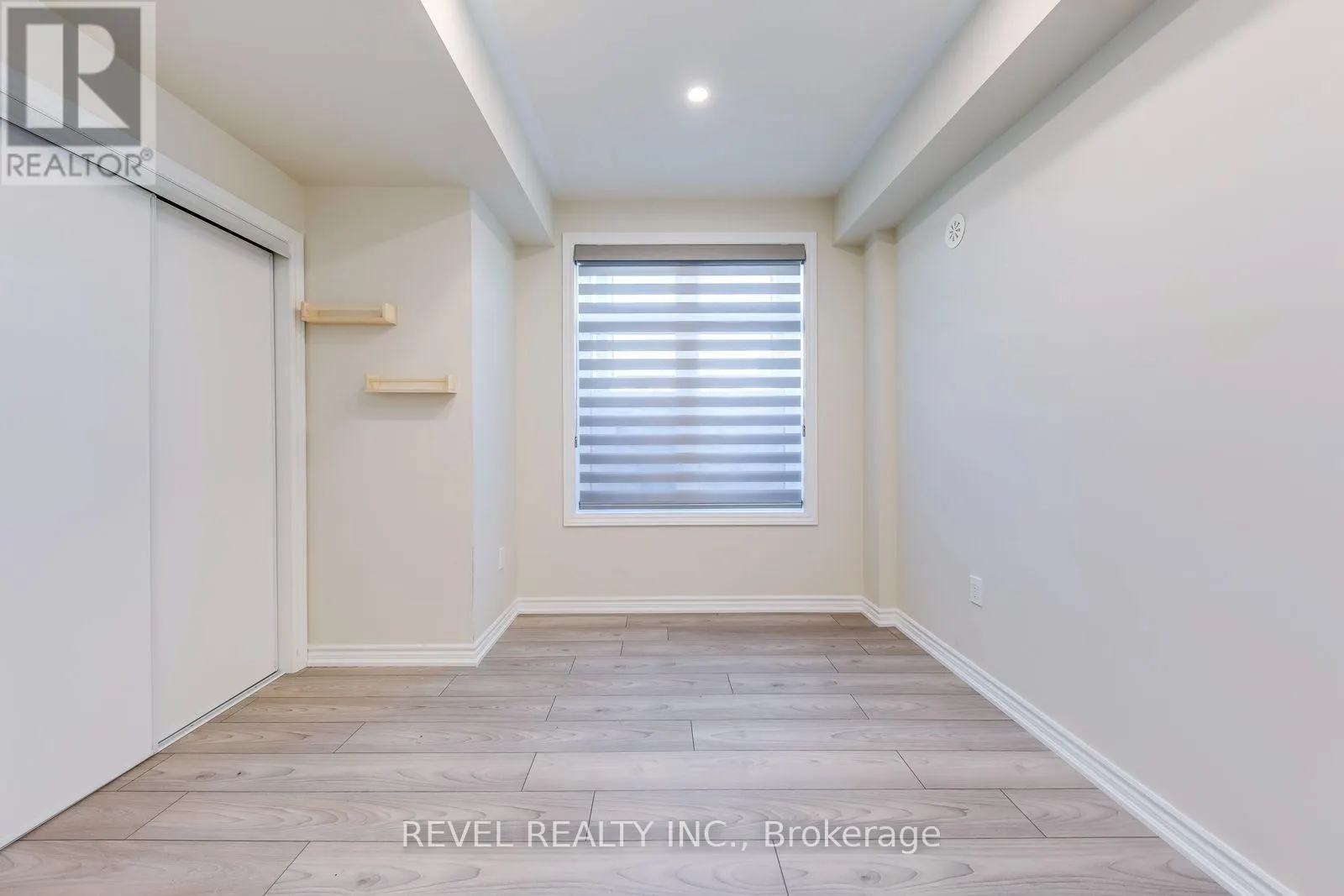 402 - 70 HALLIFORD PLACE