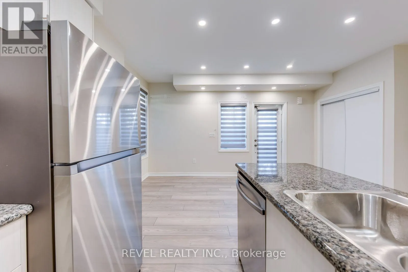 402 - 70 HALLIFORD PLACE