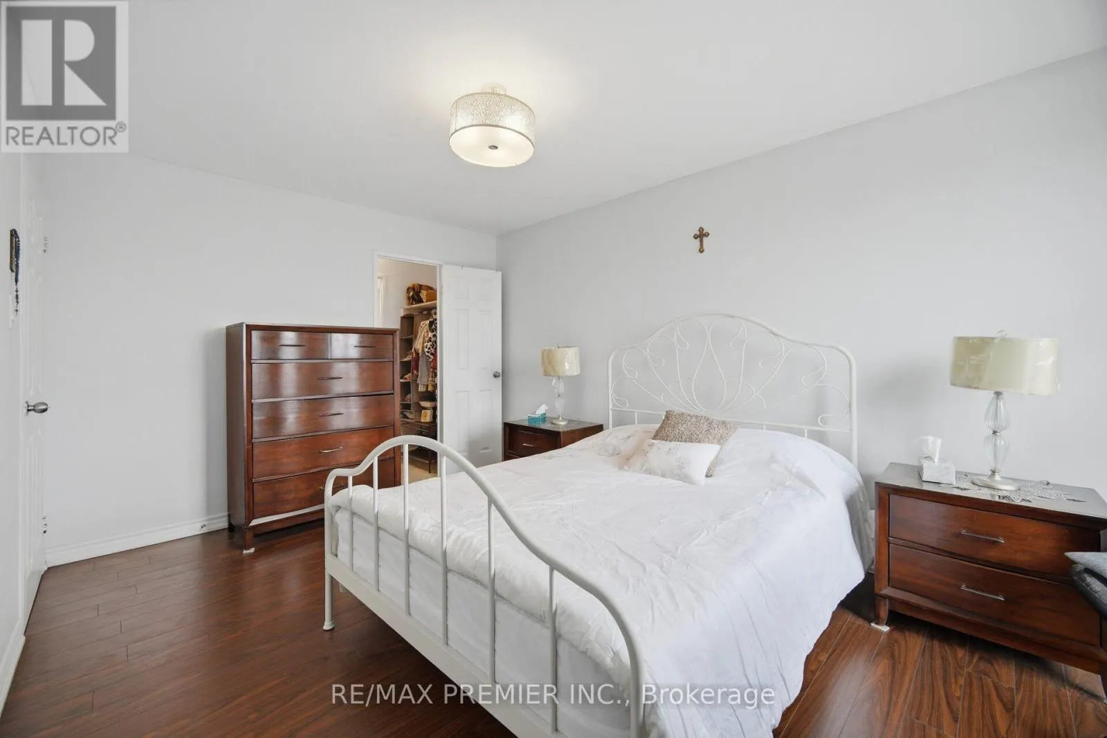 406 - 2825 ISLINGTON AVENUE