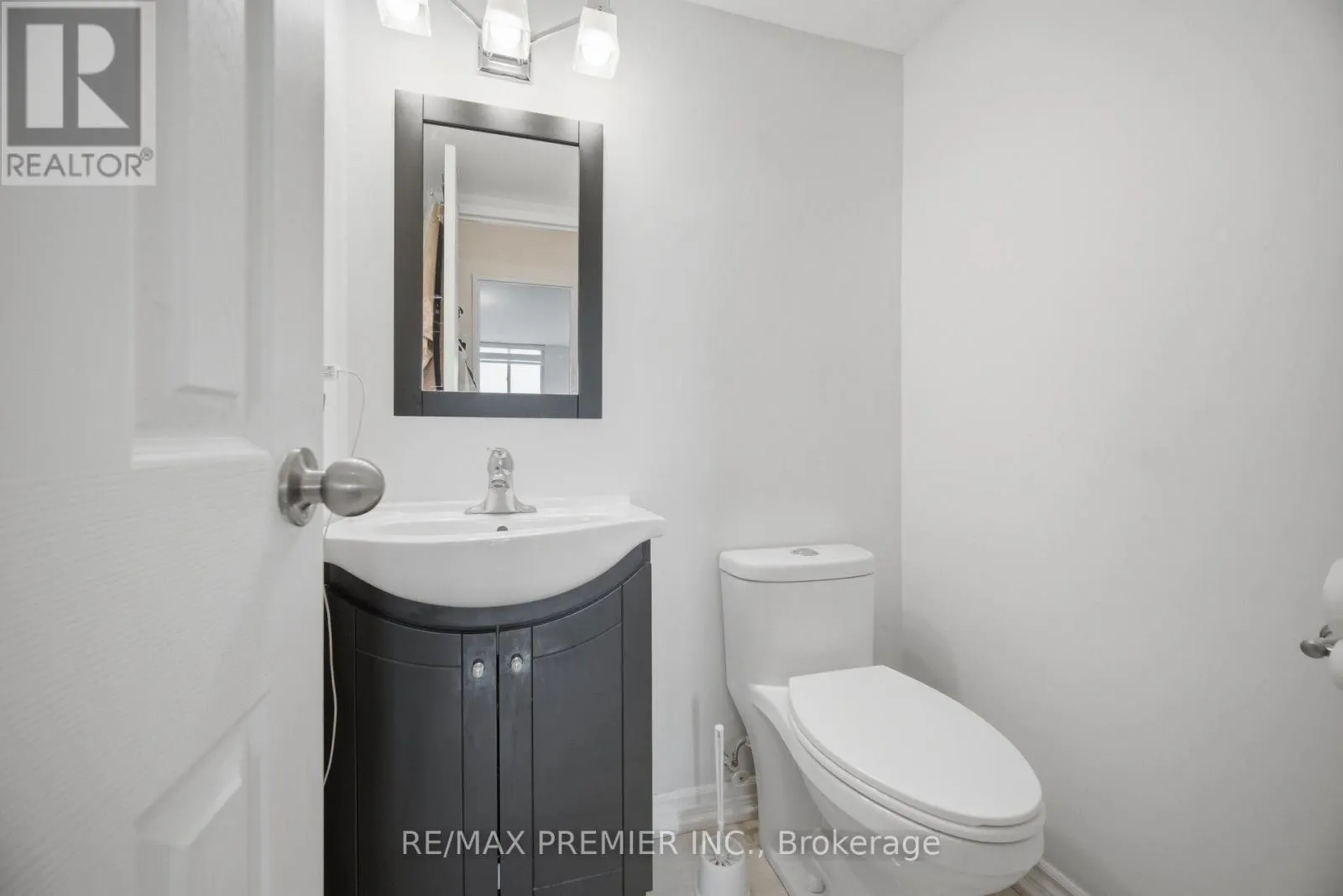 406 - 2825 ISLINGTON AVENUE
