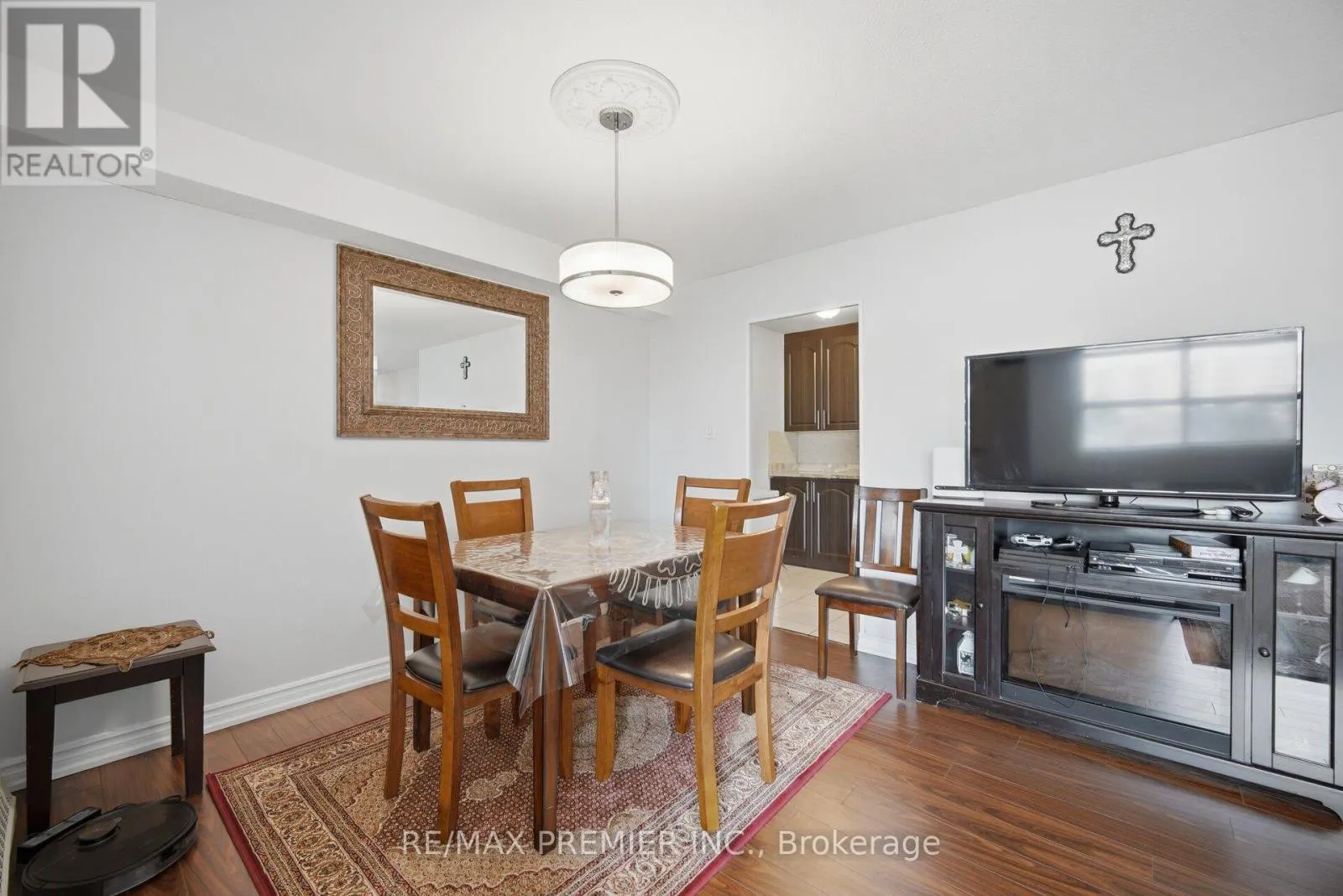 406 - 2825 ISLINGTON AVENUE