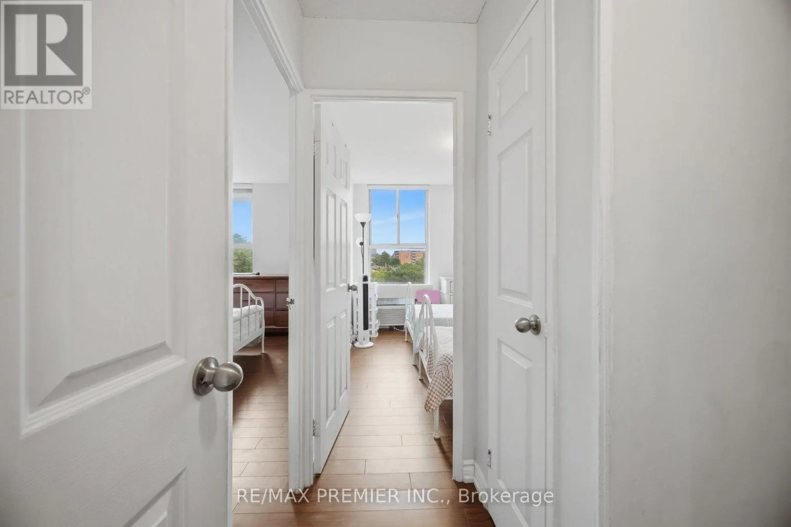 406 - 2825 ISLINGTON AVENUE