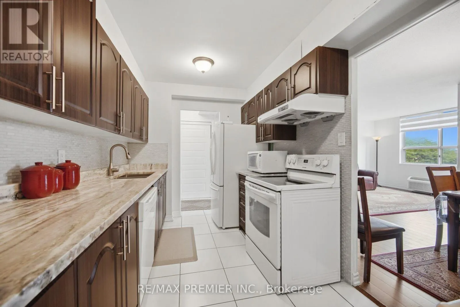 406 - 2825 ISLINGTON AVENUE