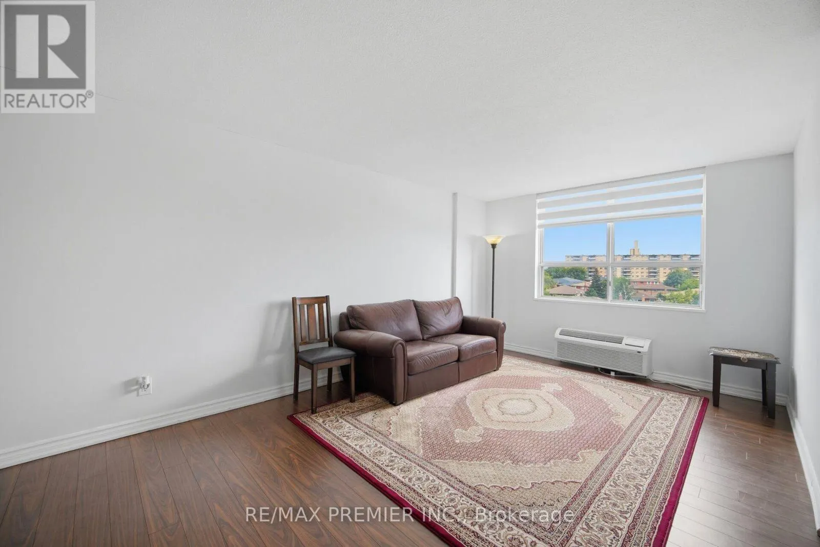 406 - 2825 ISLINGTON AVENUE