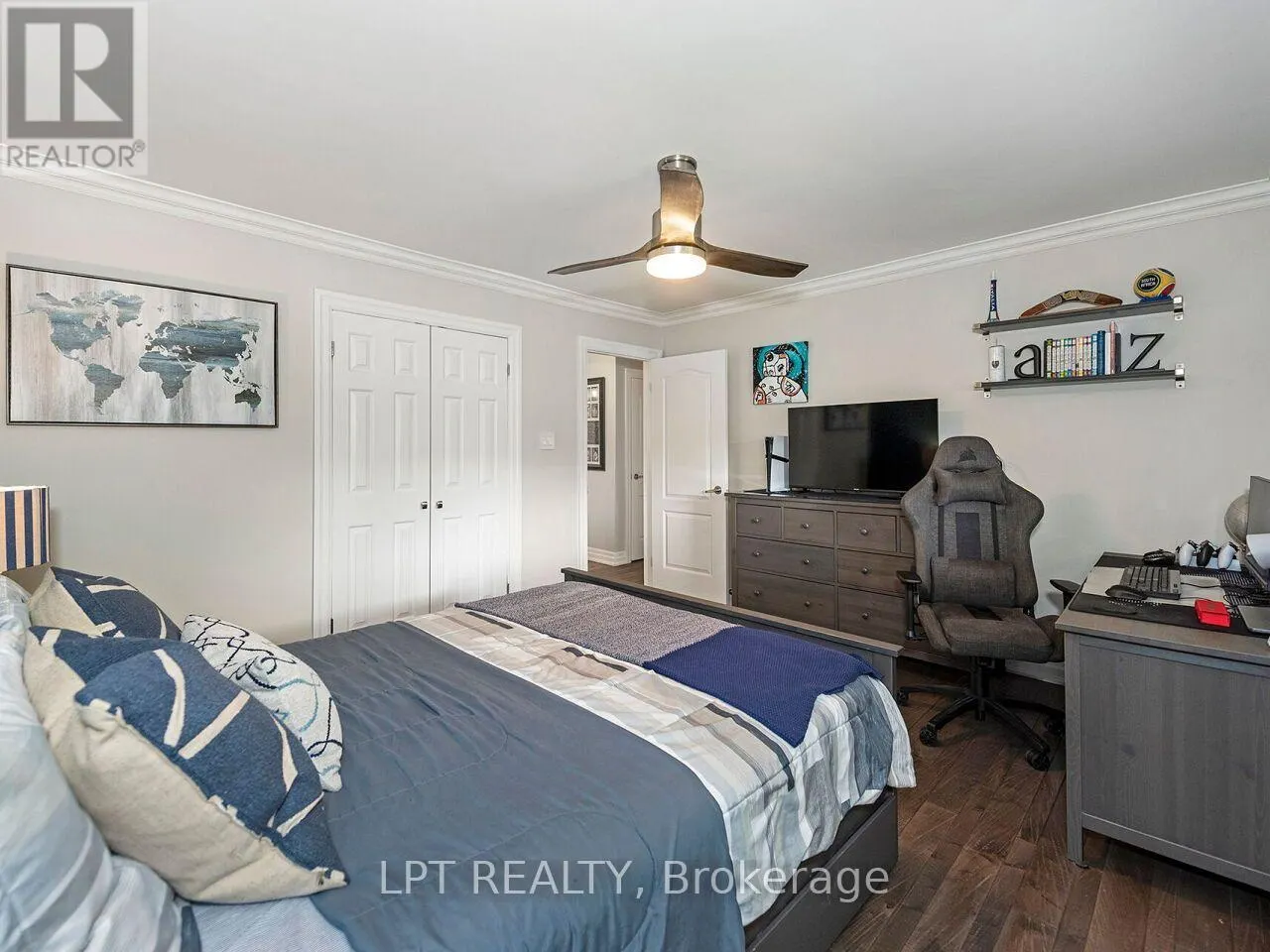 493 TIPPERTON CRESCENT