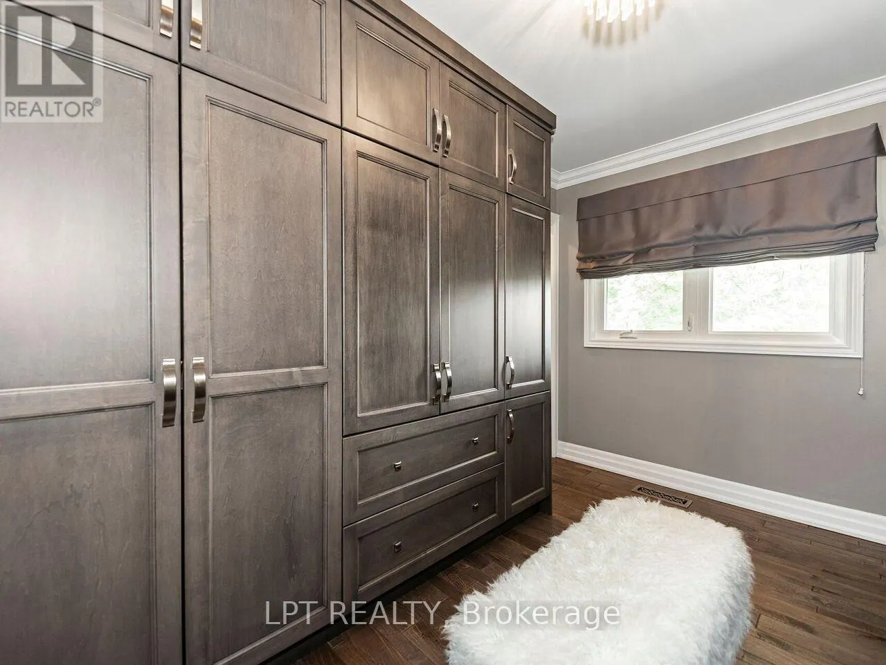 493 TIPPERTON CRESCENT