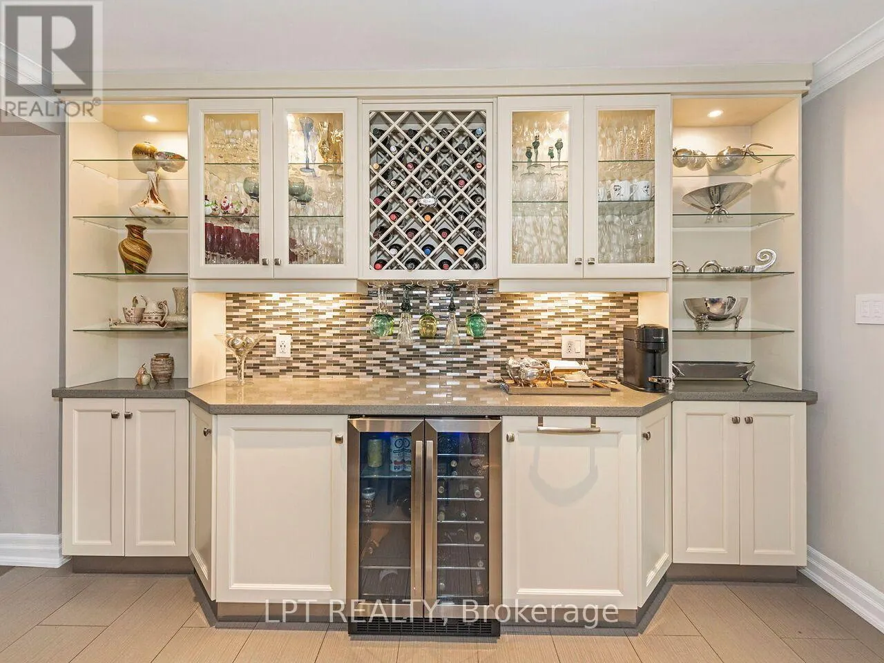 493 TIPPERTON CRESCENT