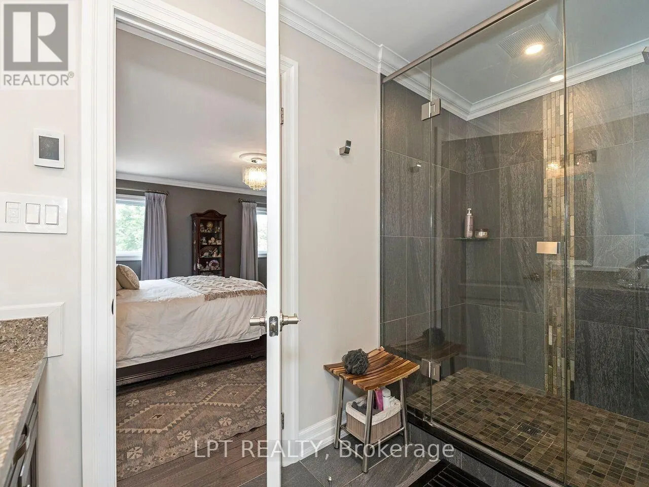 493 TIPPERTON CRESCENT