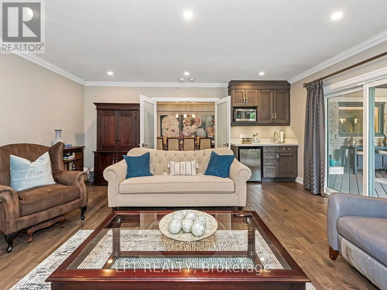 493 TIPPERTON CRESCENT