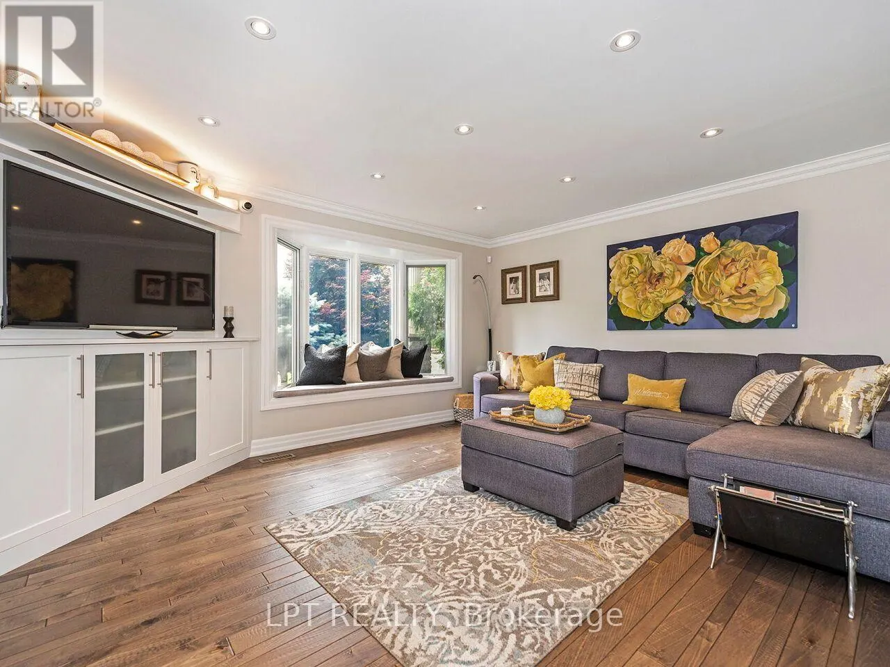 493 TIPPERTON CRESCENT